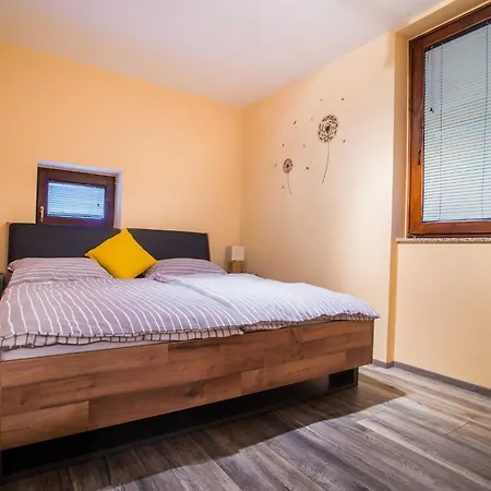 Lägenhet Hilltop Cozy - Two Bedroom