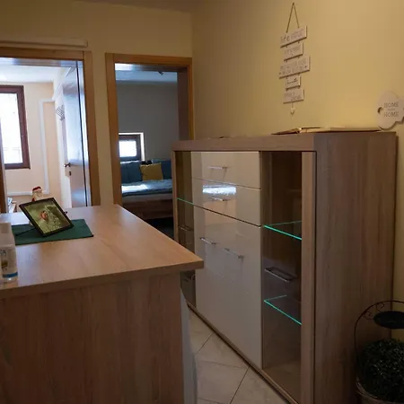 Hilltop Cozy - Two Bedroom